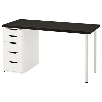 Scrivania moderna con cinque cassetti, piano nero, base bianca, robuste gambe in metallo.