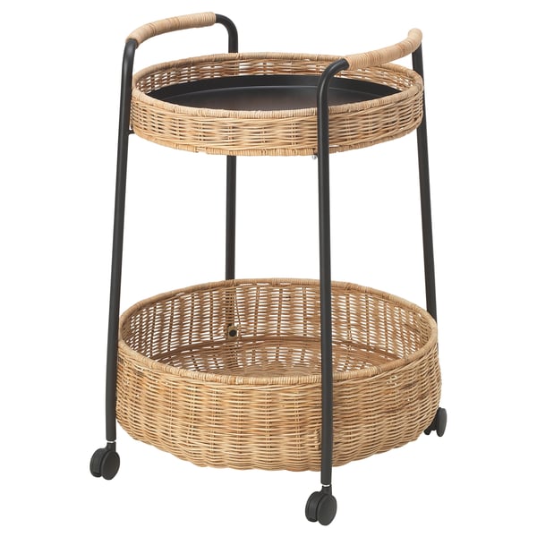 LUBBAN: carrello in rattan a due livelli con struttura in metallo nero. Colore naturale, design intrecciato, forma rotonda, maniglie e ruote.