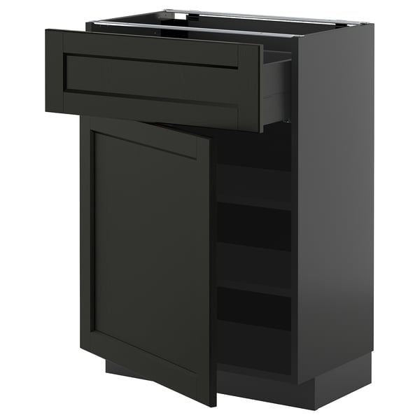 Mobile da cucina METOD nero con cassetto aperto, dotato di ante e frontali in legno, struttura robusta e ripiano regolabile.