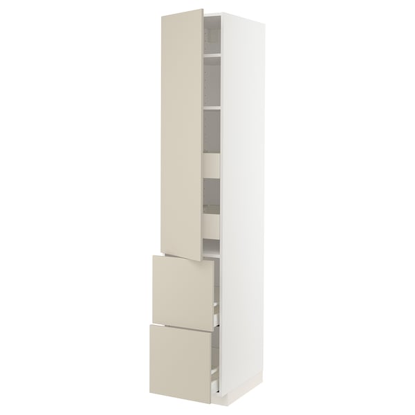 Un mobile alto bianco con cassetti beige, caratterizzato da più ripiani e un design elegante e moderno.