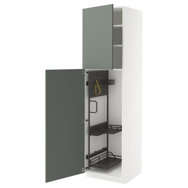 Mobile da cucina moderno con anta grigio-verde, corpo bianco, ripiani regolabili e organizer; parte del sistema METOD.