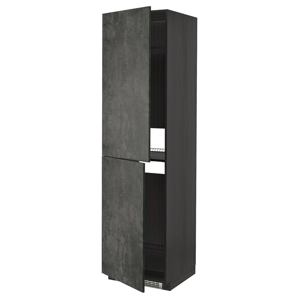 Un mobile da cucina alto grigio scuro con due ante aperte, parte del sistema IKEA METOD.