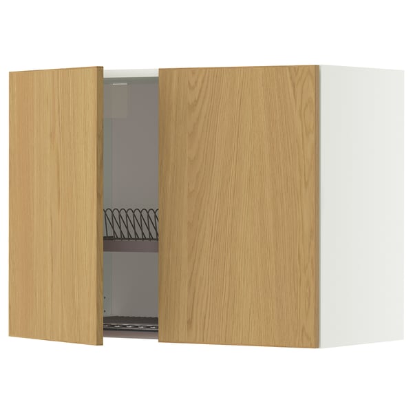 Mobile da cucina in legno con anta aperta, che mostra lo scolapiatti all'interno.