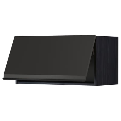 Mobile da cucina moderno nero con finitura opaca ed elegante e maniglia integrata, parte del sistema METOD.