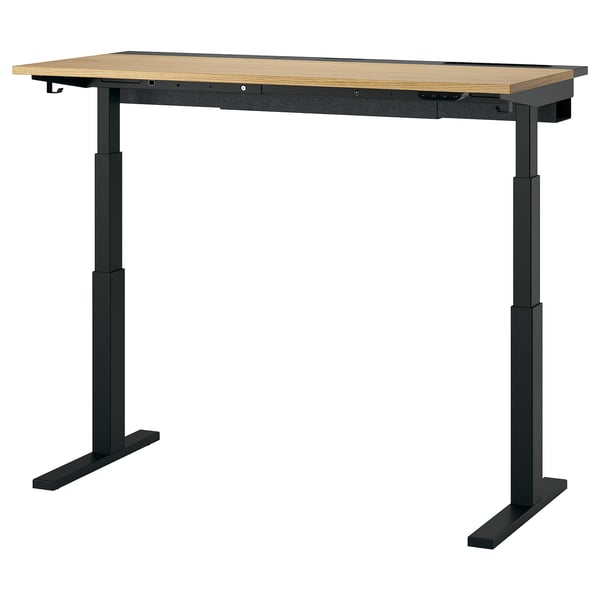Scrivania in piedi MITTZON: piano in legno chiaro, gambe nere, moderna e funzionale.