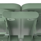 Tavoli da conferenza pieghevoli verdi con robusti infissi in metallo e bordi senza giunzioni, progettati per un facile spostamento e stoccaggio.