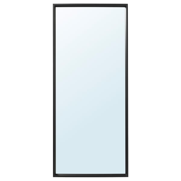 Lo specchio NISSEDAL, elegante design rettangolare nero, perfetto per camere da letto o bagni.