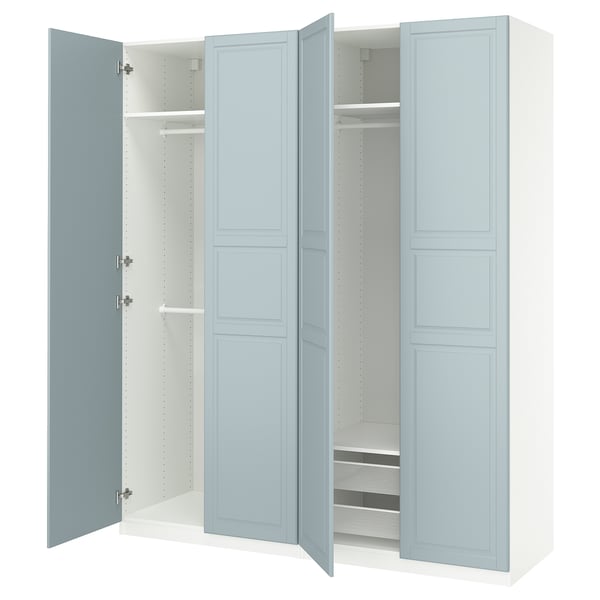 Armadio PAX blu, aperto, interno in legno chiaro, ripiani regolabili.