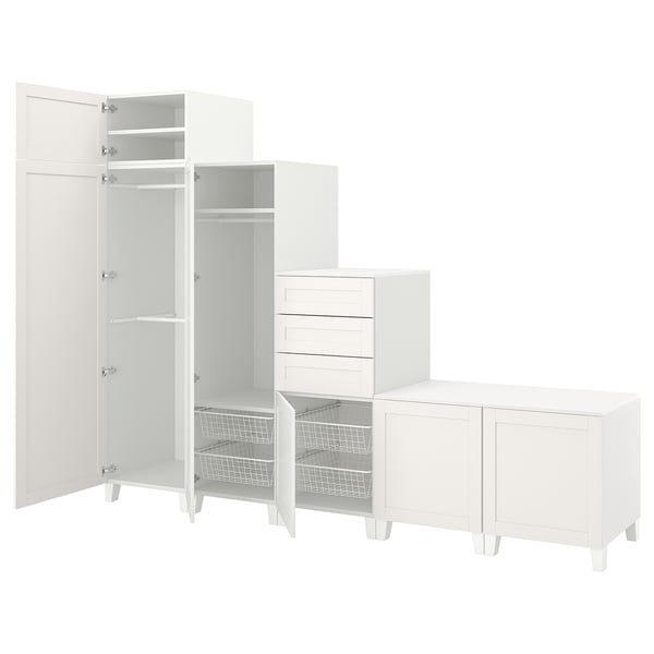 Set di mobili contenitori PLATSA bianco, composto da armadio, cassapanca e panca, tutti con un design pulito e minimalista.