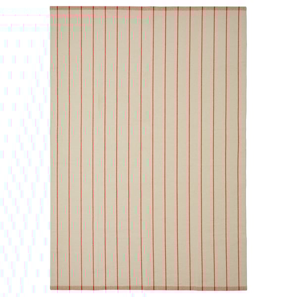 Un tappeto RIDSTIG con righe bianco sporco e rosse, realizzato in cotone.