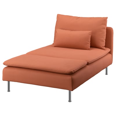 Chaise longue SÖDERHAMN arancione con gambe in metallo.