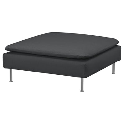 Un poggiapiedi SÖDERHAMN nero con forma quadrata, quattro gambe in metallo e rivestimento rimovibile.
