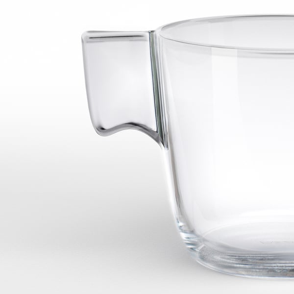 Tazza in vetro trasparente con manico robusto e curvo. Temperato per una maggiore durata e resistenza al calore.