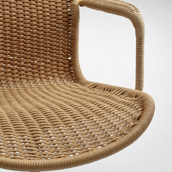 Sedia tessuta a mano, design robusto e di supporto, spago di carta naturale, braccioli, lavorazione unica.