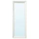 Specchio TOFTBYN bianco con cornice rettangolare, versatile sospensione, bordi sagomati.