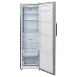 Descriverò brevemente. Frigorifero aperto in acciaio inox con ripiani e cassetti trasparenti su sfondo bianco.