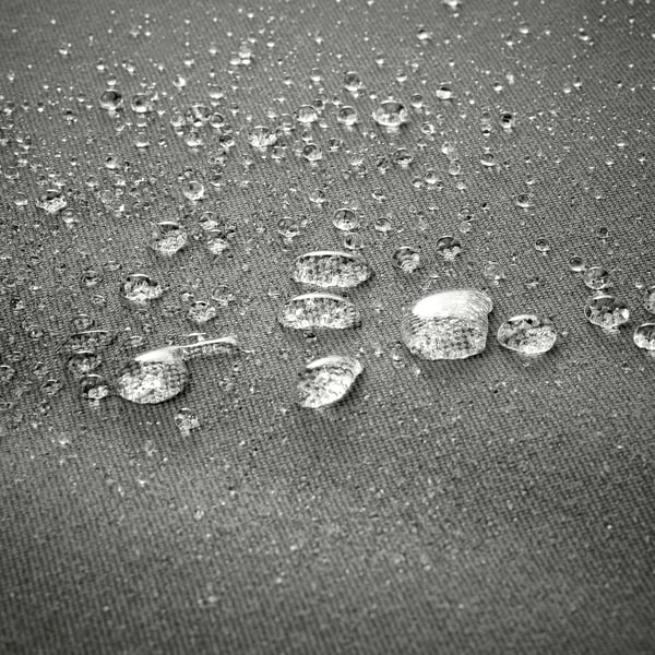Gocce d'acqua sul tessuto. La scatola VÄTTERSÖ mantiene i cuscini asciutti e freschi.