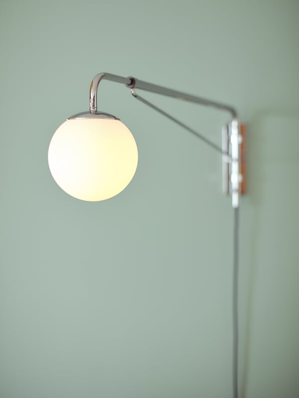 SIMRISHAMN Wall lamp with swing arm - chrome-plated/opal ...