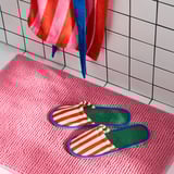 SKOGSSALLAT Slippers, red/white/striped, L/XL