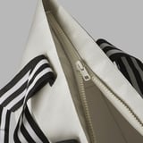 GÖRSNYGG Carrier bag, light beige, 22x22x15 cm/7 l