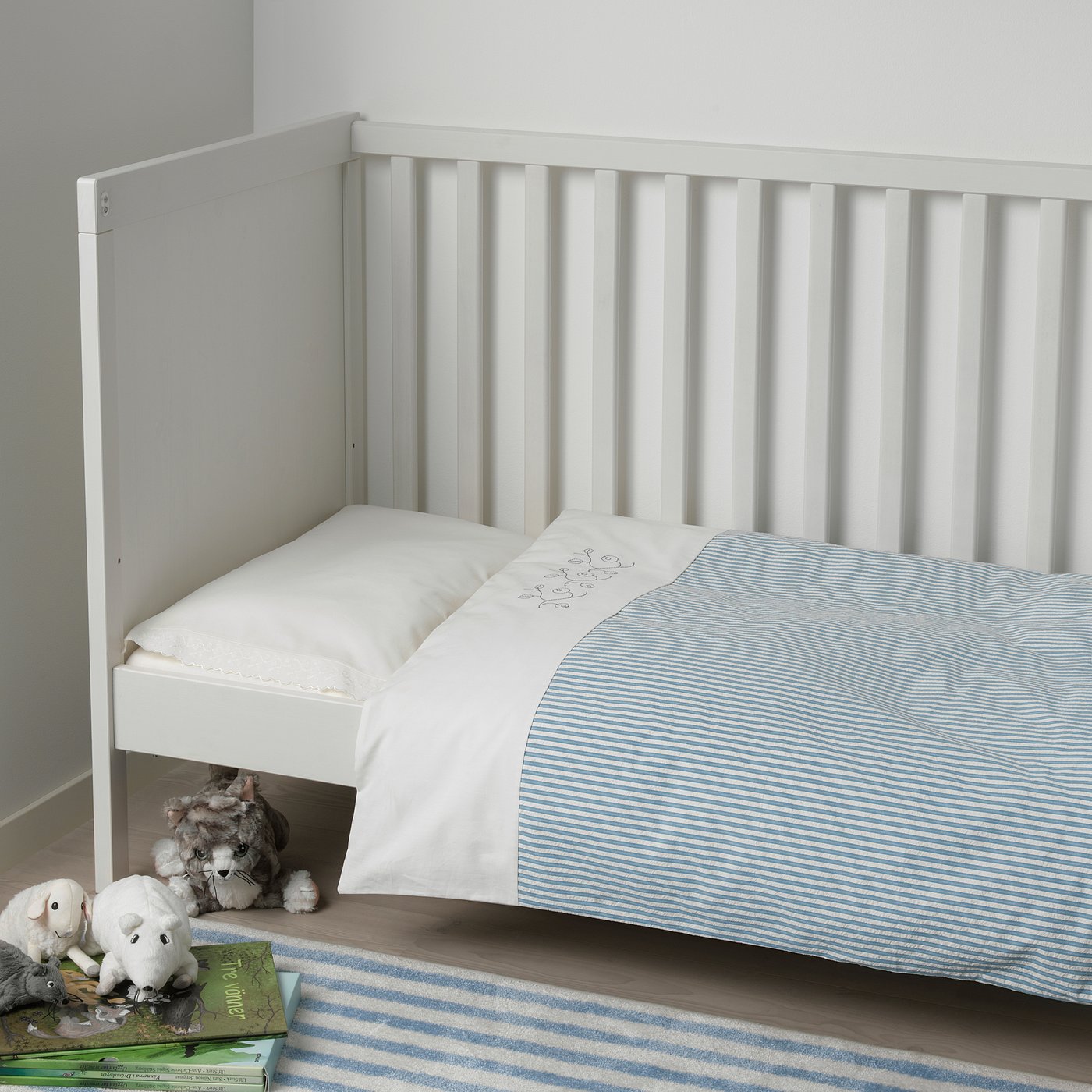 blue cot bed