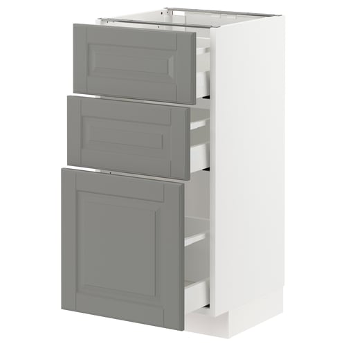 The METOD kitchen cabinet soft grey bodbyn fronts with bevelled edges, offering a traditional and warm design with smooth-running drawers.