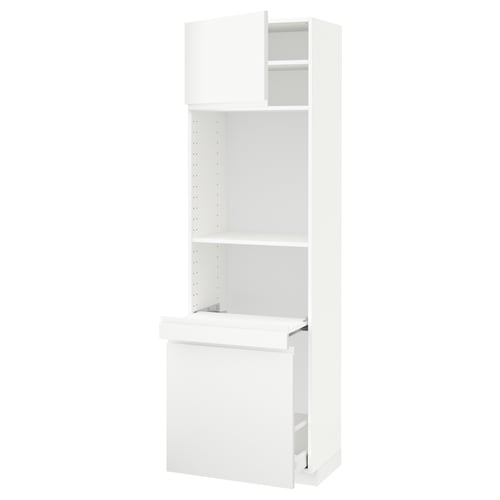 White METOD kitchen cabinet with shelves and drawer.