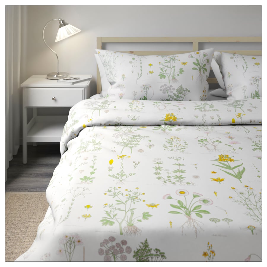 STRANDKRYPA duvet cover and 2 pillowcases, floral patterned/white