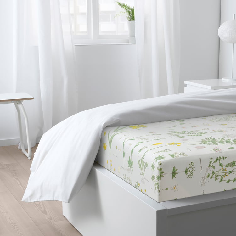 STRANDKRYPA fitted sheet, white floral pattern, 140x200 cm IKEA