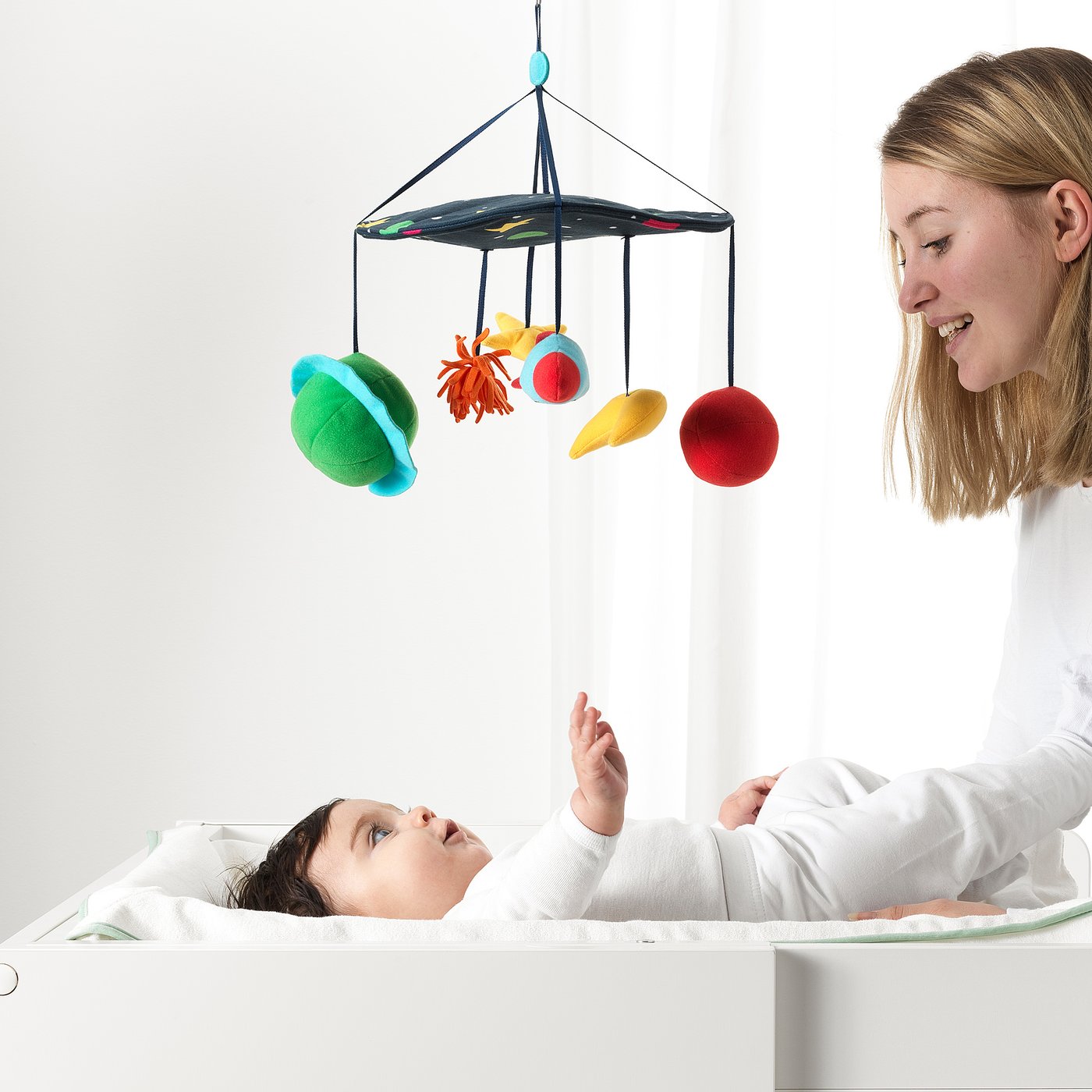 baby changing station with drawers