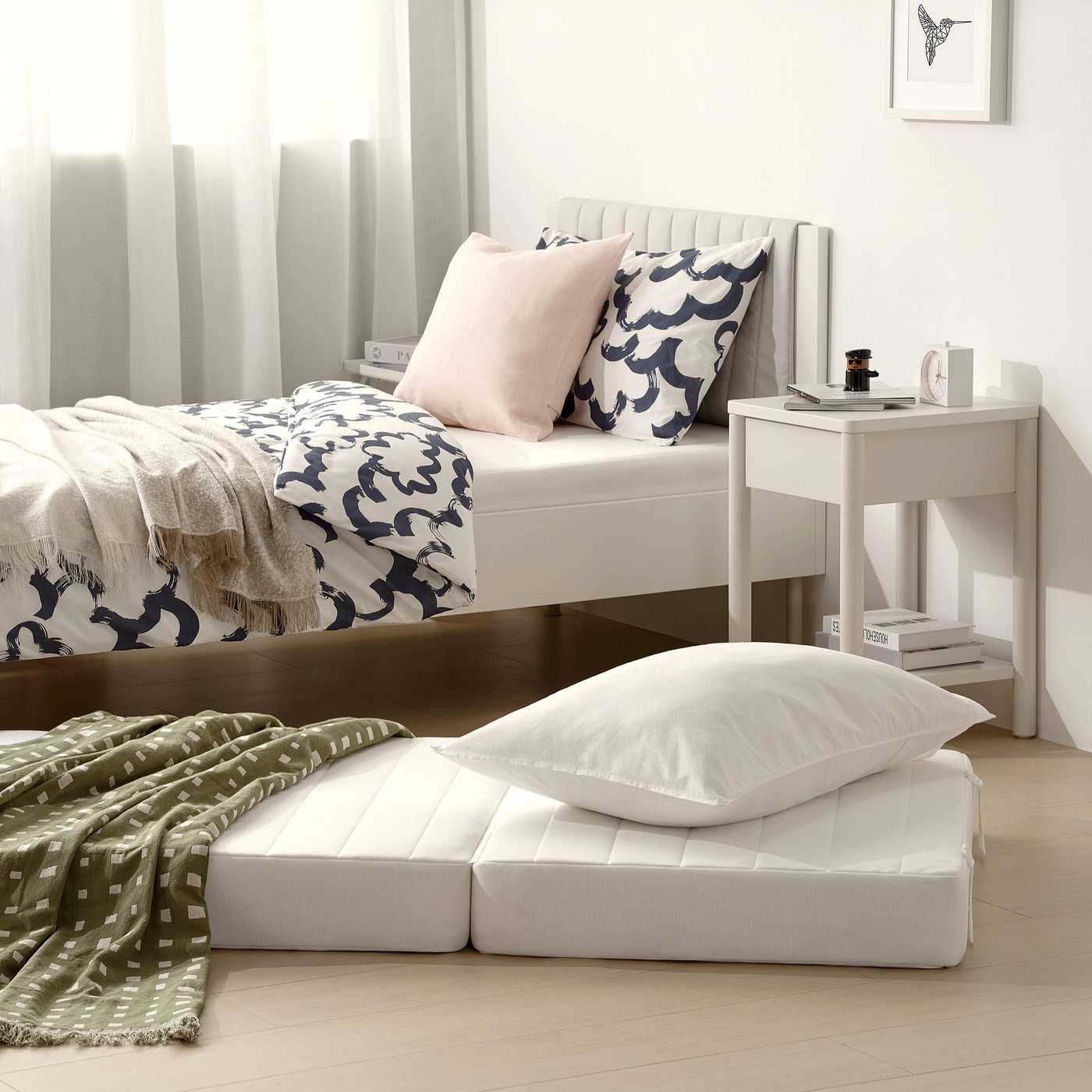 VITHÄLL ヴィトヘル ベッドマットレス/ かため/折りたたみ/シングル/ VITHÄLL pocket spring mattress, foldable extra firm/white