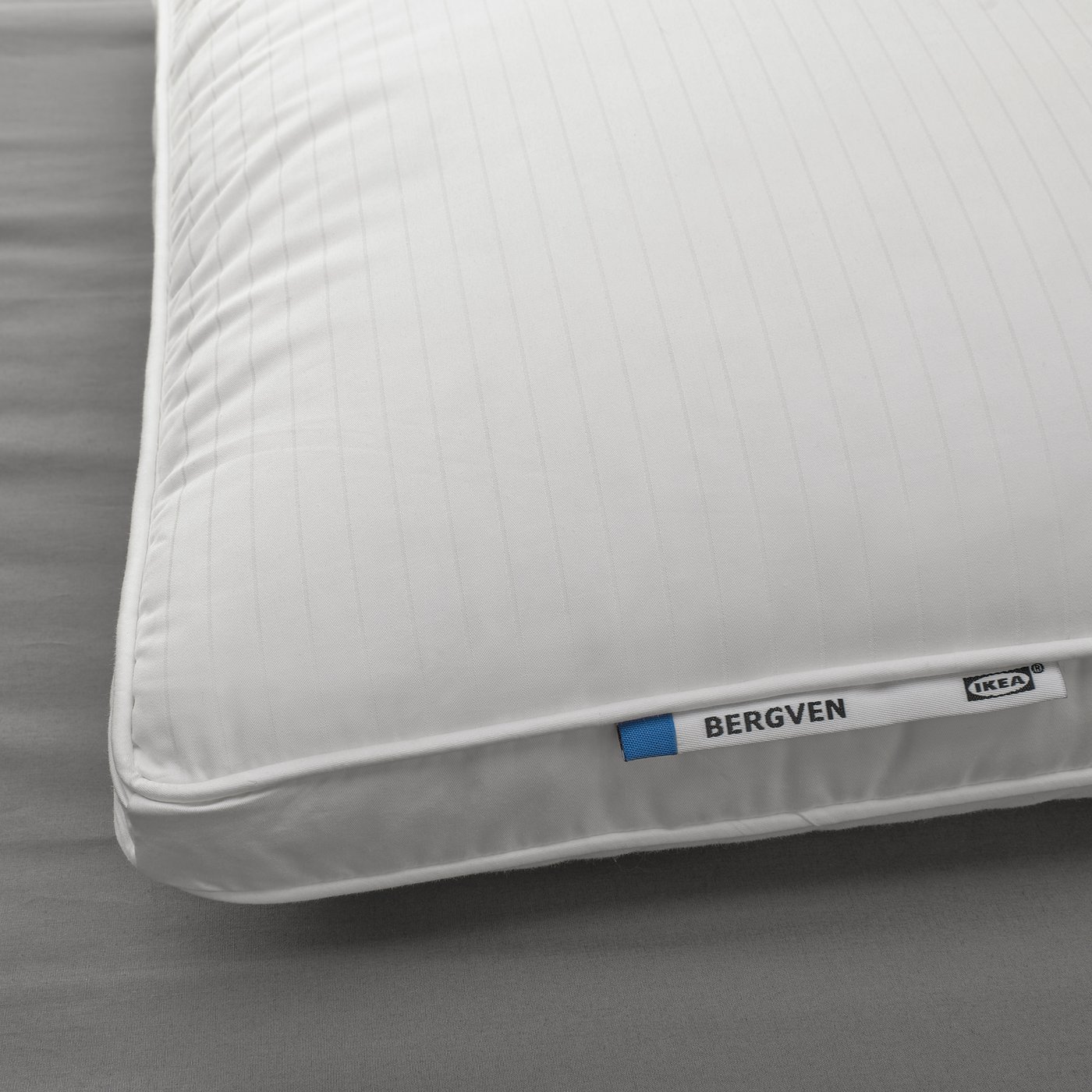 IKEA 枕 BERGVEN GULKAVLE 2点セット 枕カバー付き