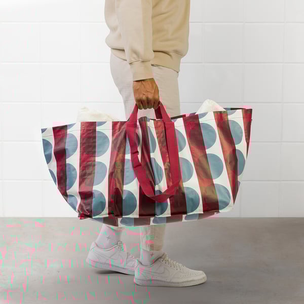 GÖRSNYGG ヨールスニグ キャリーバッグ L, レッド ブルー/模様入り, 57x37x39 cm/71 l