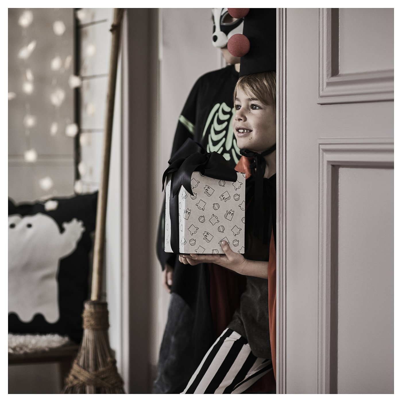 d*6様 IKEA イケア　クストフィール　蓋付きボウル　ゴースト　おばけ kustfyr-bowl-with-lid-ghost-