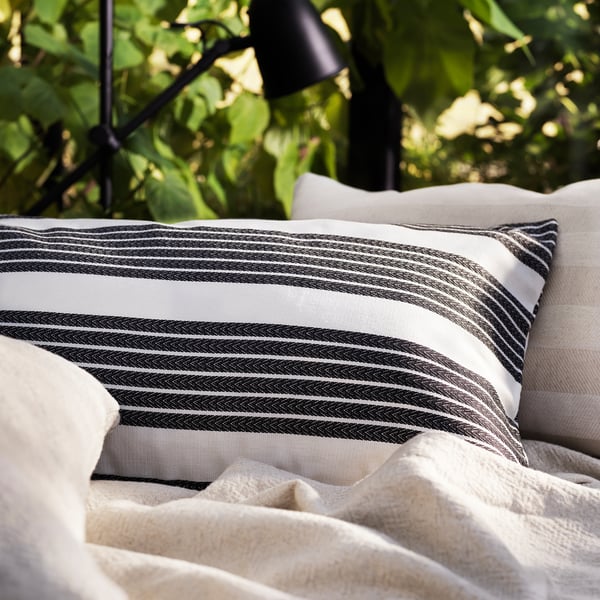 Mettalise メタリセ クッションカバー ホワイト ダークグレー Ikea