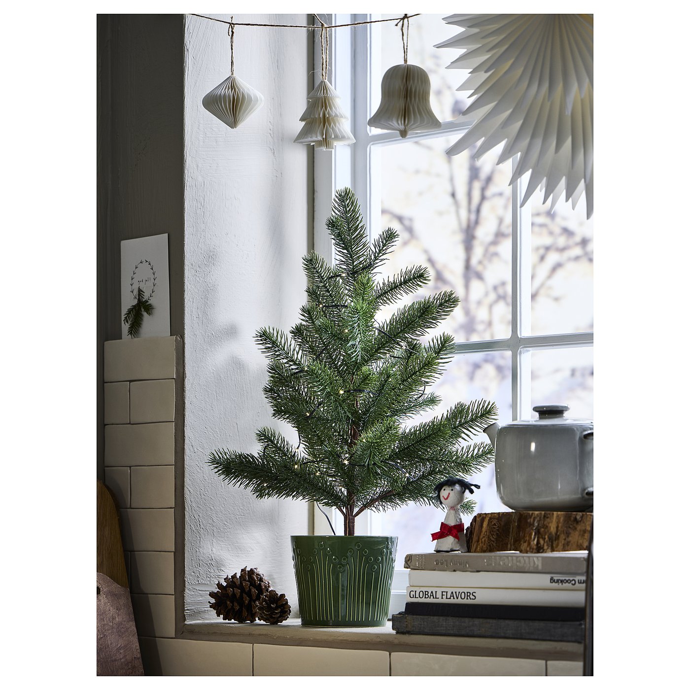 IKEA クリスマス ツリー 210cm イケアの壁面クリスマスツリーは究極の省スペース！