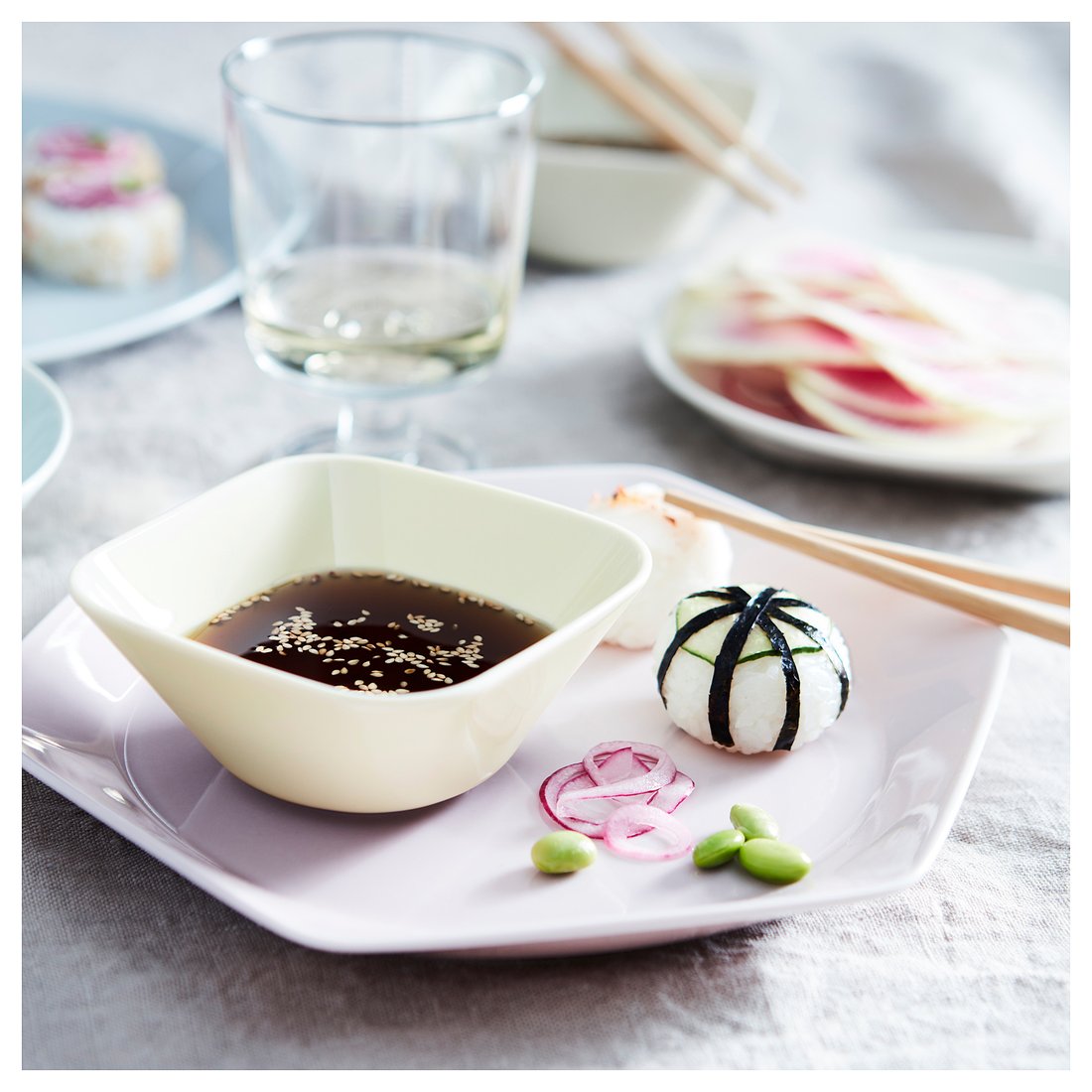 FORMIDABEL Plate, light grey, 28 cm IKEA