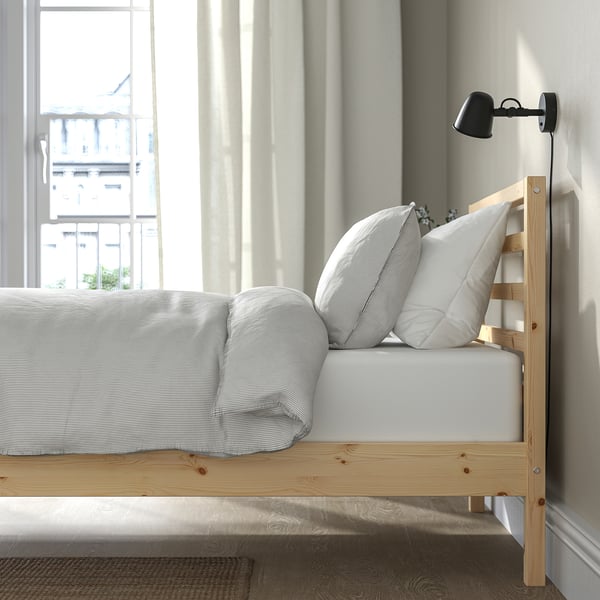 Notebook kom tot rust De kamer schoonmaken TARVA Bed frame, pine/Luröy, 120x200 cm - IKEA