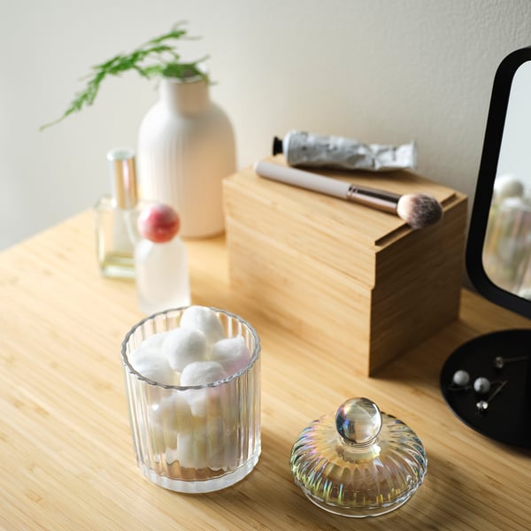 RÄFFELBJÖRK شمعة معطرة في كأس مع غطاء/فتيلتان, ورد وقرنفل لون صدفي, 50 س