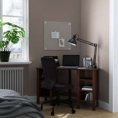 طاولات الكمبيوتر من ايكيا ikea