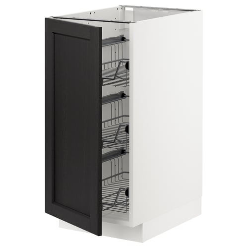 A METOD base kitchen cabinet with black stained lerhyttan door, featuring pull-out wire baskets for storage.