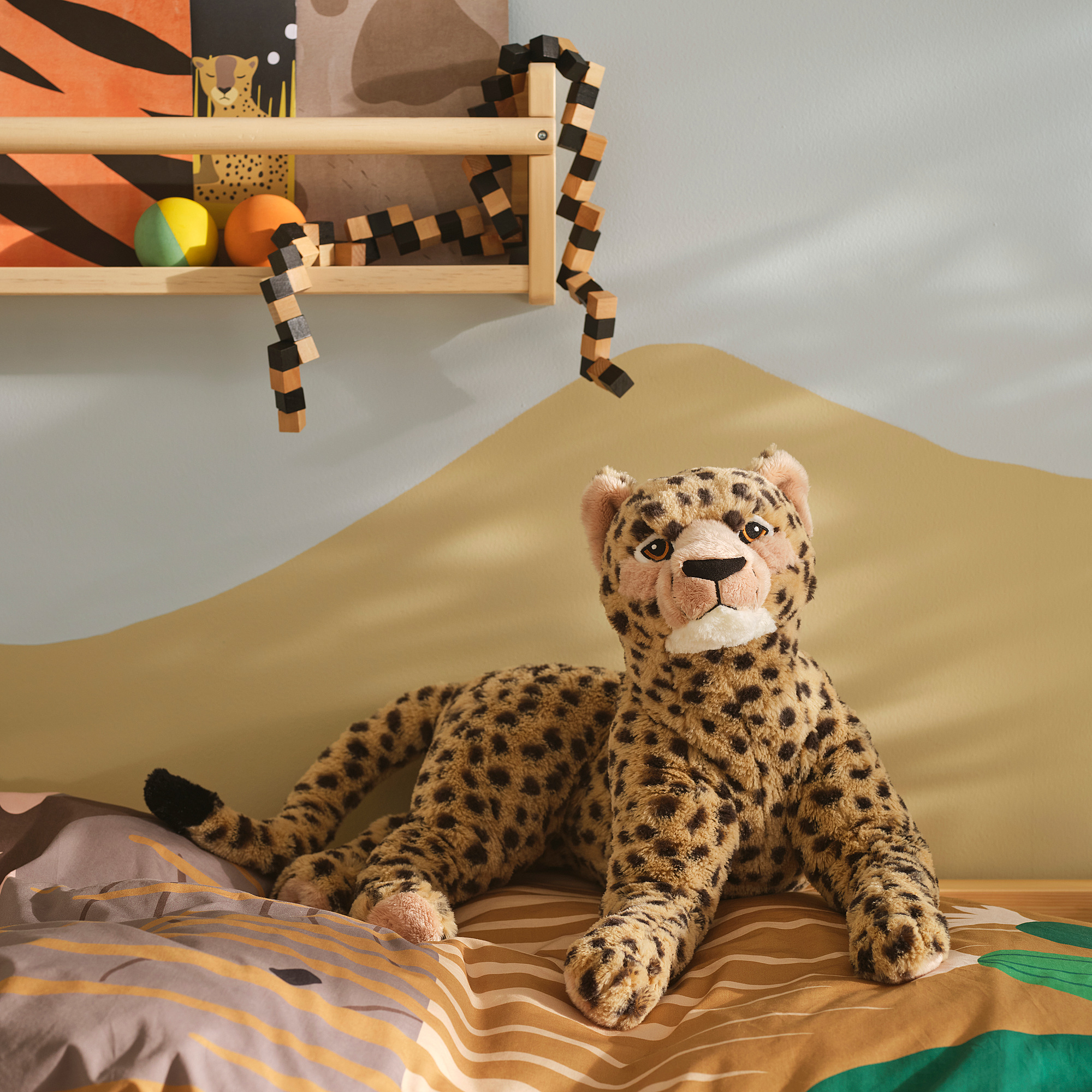 SANDLÖPARE Soft toy, cheetah/beige, 50 cm