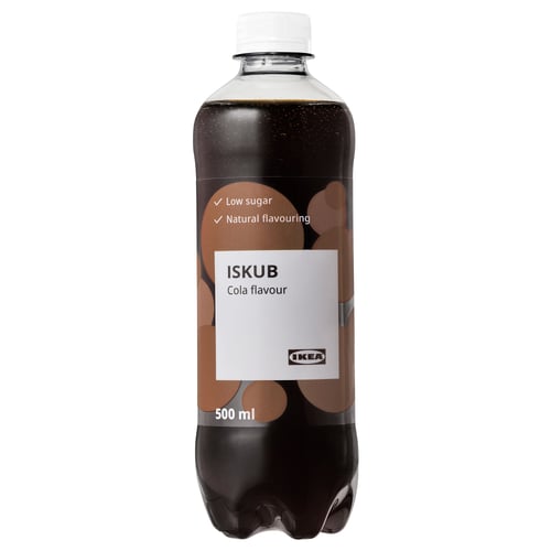 A bottle of ISKUB cola, a low-sugar carbonated drink by IKEA, 500 ml, with natural flavour.