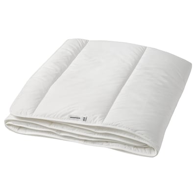 White SKOGSFRÄKEN duvet, rectangular, soft and fluffy, made from recycled polyester and lyocell.