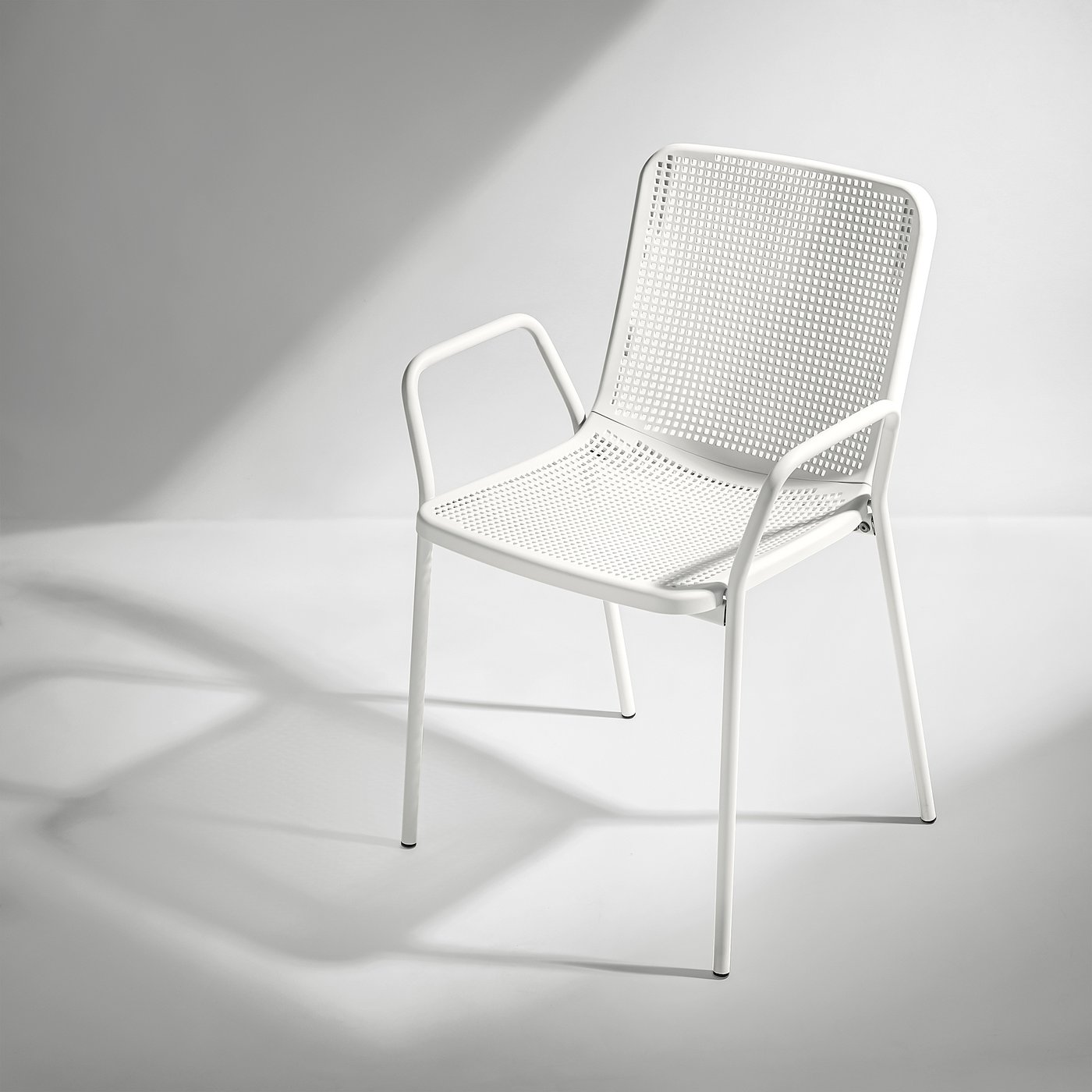 【Dirp Chair】 TARPtoTARP× basta_redskapet TORPARÖ chair with armrests, outdoor, white - IKEA Lithuania