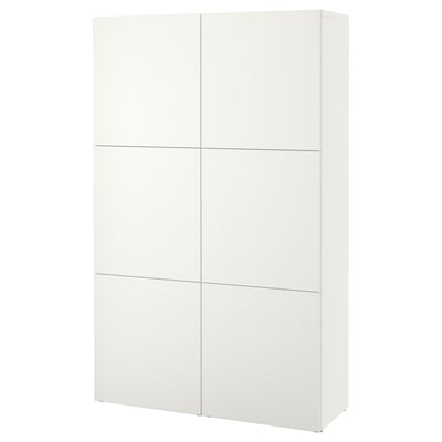 A white BESTÅ storage unit. Он прямоугольный с несколькими отделениями, отличающийся четкими линиями и минималистичным дизайном.