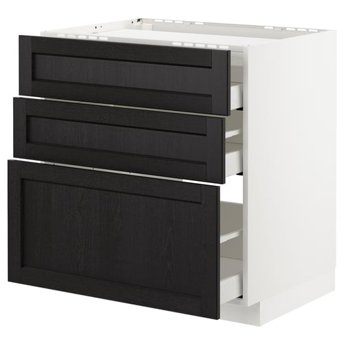 На этом изображении показан кухонный шкаф METOD с тремя черными выдвижными ящиками с черными пятнами и белой рамкой, выполненный в традиционном дизайне с характером.