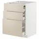 Белый кухонный шкаф METOD с бежевыми ящиками. Это три самозакрывающихся ящика и выдвижная рабочая поверхность. Рама прочная и современная.