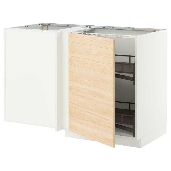 Белый кухонный угловой шкаф ikea METOD со светлой дверцей с рисунком дерева и выдвижными полками.
