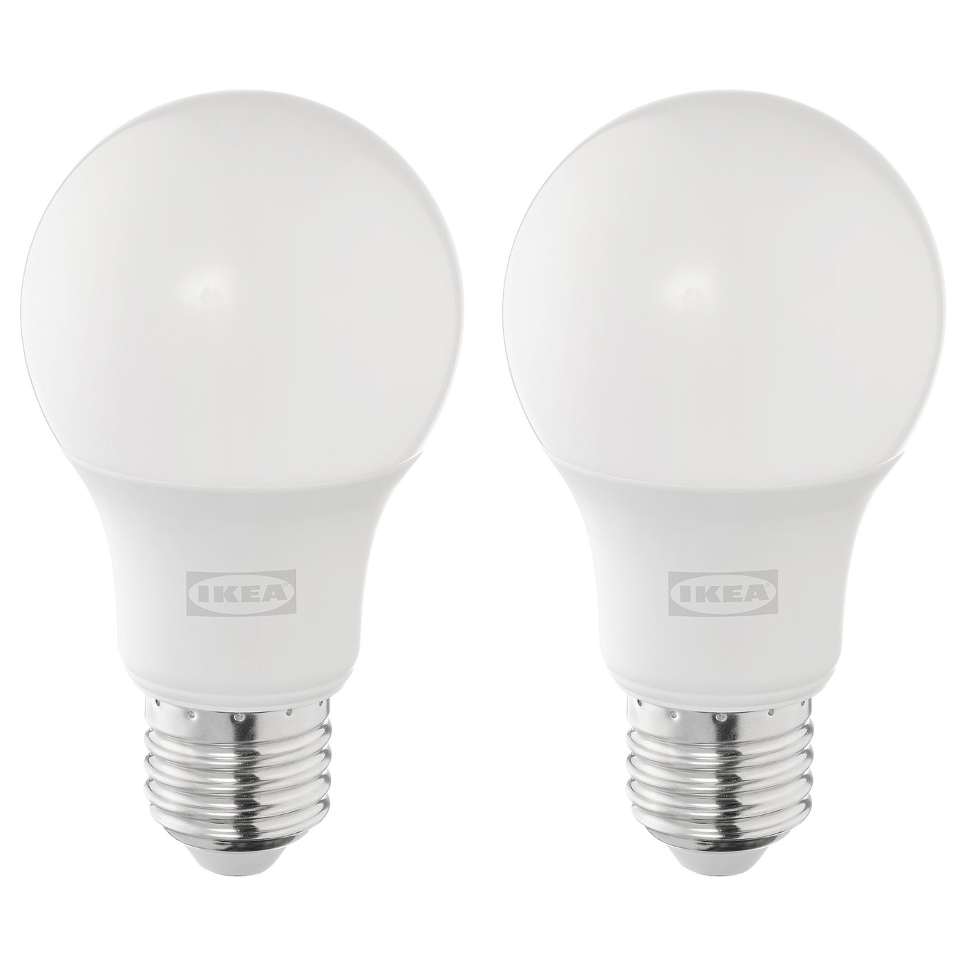 Две светодиодные лампочки ikea SOLHETTA, тепло-белого цвета, сферической формы, изготовленные из пластика, мгновенно загораются.